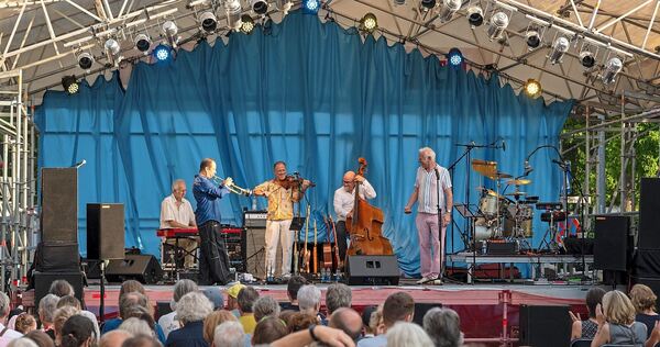 Drei Bands sorgten beim Bergstraßen-Festival für sehr gute Musik und tolle Stimmung. Drei Bands sorgten beim Bergstraßen-Festival für sehr gute Musik und tolle Stimmung.