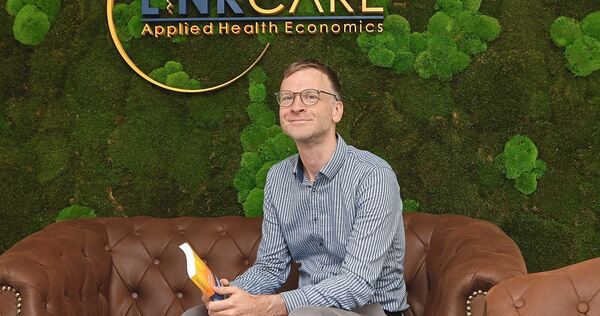 Tobias Vogelmann kennt sich in der Ökonomie des Gesundheitswesens bestens aus. Tobias Vogelmann kennt sich in der Ökonomie des Gesundheitswesens bestens aus.