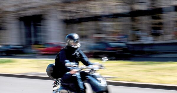 Der Jugendliche war ohne Fahrerlaubnis mit dem Motorroller unterwegs. Der Jugendliche war ohne Fahrerlaubnis mit dem Motorroller unterwegs.