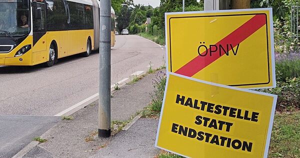 Am Aktionstag „Kommunen am Limit“ hatte Hemmingen auf die hohen Ausgaben unter anderem für den ÖPNV hingewiesen und eine stärker Am Aktionstag „Kommunen am Limit“ hatte Hemmingen auf die hohen Ausgaben unter anderem für den ÖPNV hingewiesen und eine stärkere Beteiligung von Land und Bund gefordert.