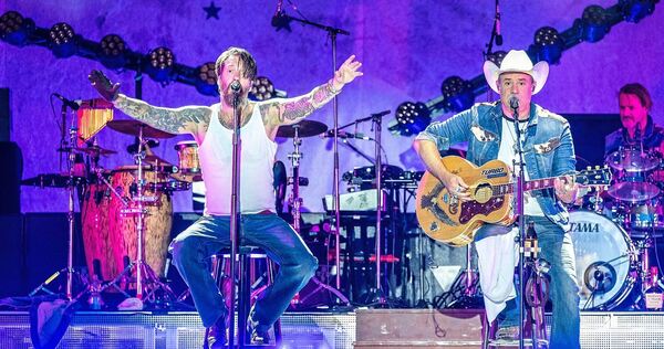 Ode an den American Way of Life: The BossHoss bei ihrem Auftritt im Schlosshof. Ode an den American Way of Life: The BossHoss bei ihrem Auftritt im Schlosshof.