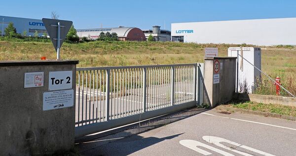 Das brachliegende Stihl-Gelände in der Weststadt bleibt ein Rätsel: Während nach Angaben der Stadt Verkaufsgespräche laufen, wil Das brachliegende Stihl-Gelände in der Weststadt bleibt ein Rätsel: Während nach Angaben der Stadt Verkaufsgespräche laufen, will sich das Unternehmen zu den Plänen nicht äußern.