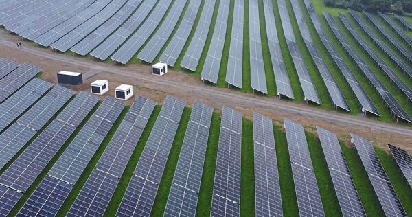 Der Sachsenheimer Gemeinderat hat für die Photovoltaikanlage auf rund zehn Hektar Ackerland im Eigentum der Hofkammer Baurecht g Der Sachsenheimer Gemeinderat hat für die Photovoltaikanlage auf rund zehn Hektar Ackerland im Eigentum der Hofkammer Baurecht geschaffen.