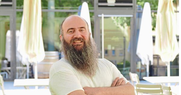Restaurant, Bar, Sundowner: Pascal Fetzer hat mit der Scala-Gastronomie den Ehrenhof erobert. Restaurant, Bar, Sundowner: Pascal Fetzer hat mit der Scala-Gastronomie den Ehrenhof erobert.