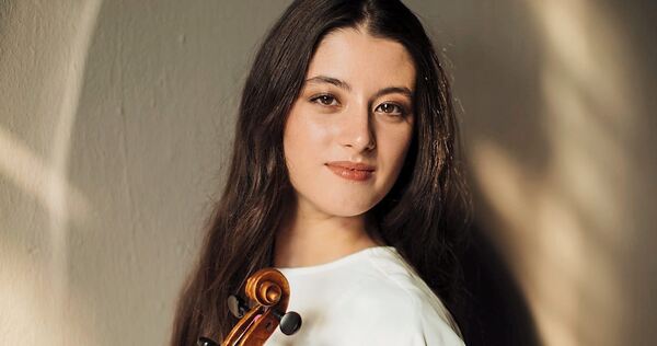 Ist der Star beim Abschlusskonzert der Schlossfestspiele am Mittwoch: Die Geigerin Maria Dueñas. Ist der Star beim Abschlusskonzert der Schlossfestspiele am Mittwoch: Die Geigerin Maria Dueñas.