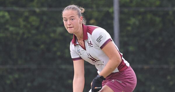 Die Marbacherin Jessica Schwarz – hier im Trikot des HC Ludwigsburg – bringt die deutsche U21-Nationalmannschaft im Spiel um Pla Die Marbacherin Jessica Schwarz – hier im Trikot des HC Ludwigsburg – bringt die deutsche U21-Nationalmannschaft im Spiel um Platz drei mit ihremTreffer auf die Siegerstraße.