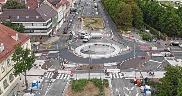Die Sternkreuzung inmitten der Ludwigsburger Innenstadt. Die Sternkreuzung inmitten der Ludwigsburger Innenstadt.