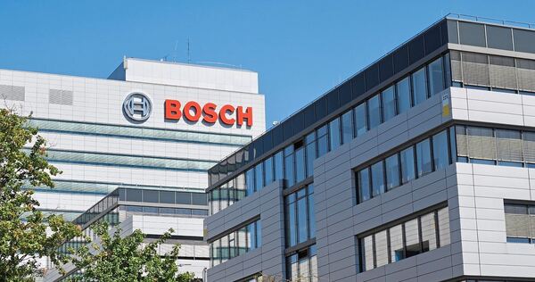 Die deutsche Autoindustrie steckt in der Krise, das trifft auch Bosch und den Standort in Schwieberdingen. Die deutsche Autoindustrie steckt in der Krise, das trifft auch Bosch und den Standort in Schwieberdingen.