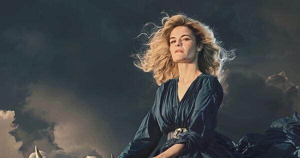 Immer für eine schrille Pose zu haben: Hazel Brugger gastiert am 12 .September in der Ludwigsburger MHP-Arena. Immer für eine schrille Pose zu haben: Hazel Brugger gastiert am 12 .September in der Ludwigsburger MHP-Arena.