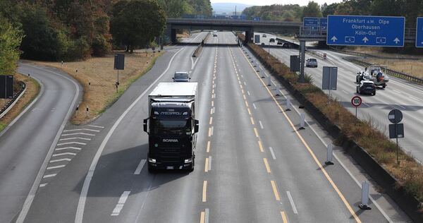 Sonntagsfahrverbot für Lkw bis Ende September ausgesetzt Sonntagsfahrverbot für Lkw bis Ende September ausgesetzt