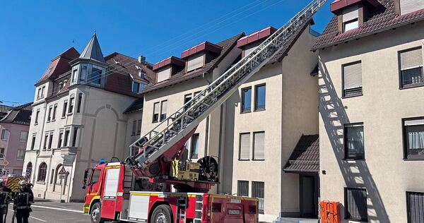 Auch eine Drehleiter kam zum Einsatz. Auch eine Drehleiter kam zum Einsatz.