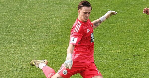 Ludwigsburger und Ex-Freiberger im Homburger Trikot: Keeper Michael Gelt. Ludwigsburger und Ex-Freiberger im Homburger Trikot: Keeper Michael Gelt.