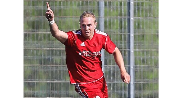 Nach zehn Jahren jubelt er wieder im Trikot des FV Löchgau: Alexander Götz. screenreader