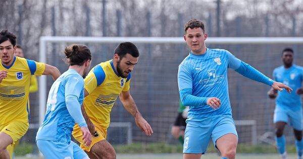 Hier noch im Trikot des Spvgg Besigheim: Bastian Klumpp (rechts). screenreader