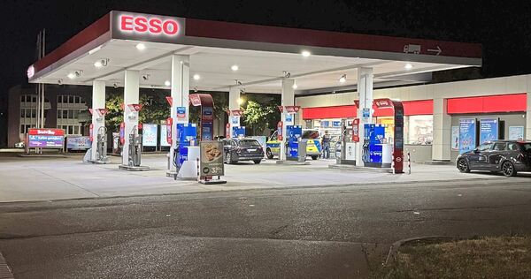 Donnerstagnacht ist die Tankstelle in der Schwieberdinger Straße in Ludwigsburg überfallen worden. Donnerstagnacht ist die Tankstelle in der Schwieberdinger Straße in Ludwigsburg überfallen worden.