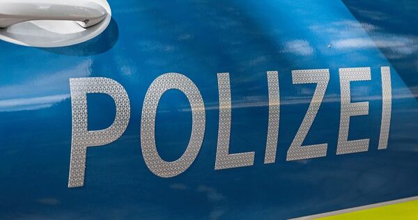 Die Polizei sucht noch Zeugen der Unfallflucht. Die Polizei sucht noch Zeugen der Unfallflucht.
