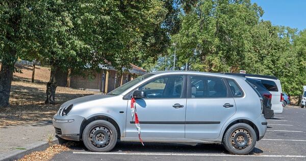 Die zuständige Verkehrspolizei hat das Auto Mitte Juni stillgelegt. Die zuständige Verkehrspolizei hat das Auto Mitte Juni stillgelegt.