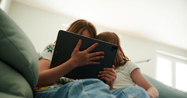 Kinder mit Tablet Kinder mit Tablet