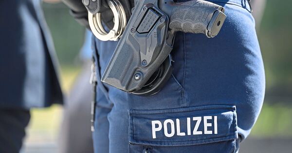 Der 24-Jährige bedrohte die Einsatzkräfte vor Ort. Der 24-Jährige bedrohte die Einsatzkräfte vor Ort.