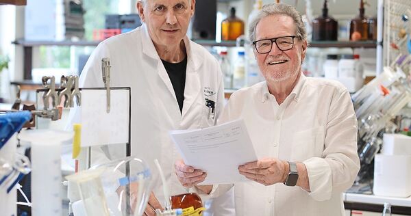 Kennen sich mit Wasser aus: Chemiker Harald Fischer und Institutsleiter Klaus-Peter Lörcher. Kennen sich mit Wasser aus: Chemiker Harald Fischer und Institutsleiter Klaus-Peter Lörcher.