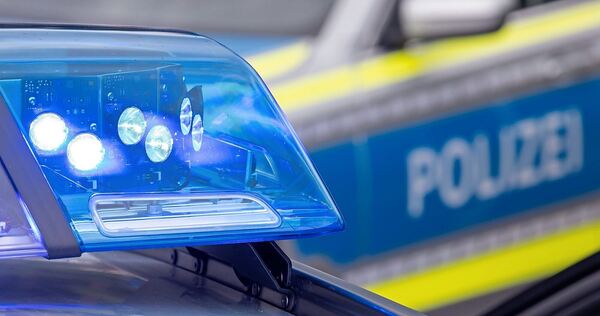 Die Polizei sucht Zeugen. Die Polizei sucht Zeugen.