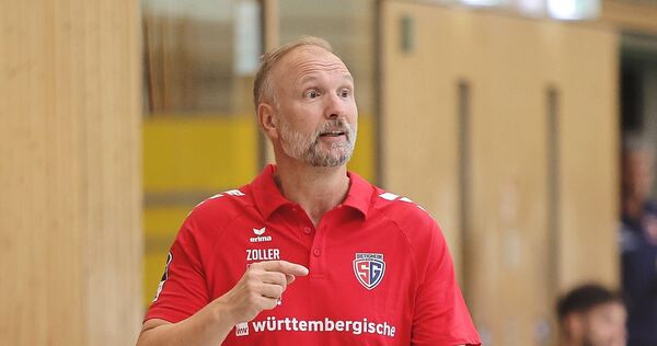 Braucht für sein Tempospiel absolute Fitness: SG-Coach Hartmut Mayerhoffer. Braucht für sein Tempospiel absolute Fitness: SG-Coach Hartmut Mayerhoffer.