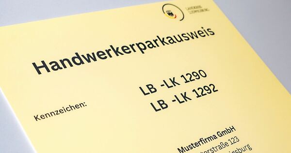 Der Parkausweis ist für Handwerksbetriebe gedacht, die darauf angewiesen sind, Material und Maschinen mit ihren Fahrzeugen nah a Der Parkausweis ist für Handwerksbetriebe gedacht, die darauf angewiesen sind, Material und Maschinen mit ihren Fahrzeugen nah am Einsatzort abzustellen.