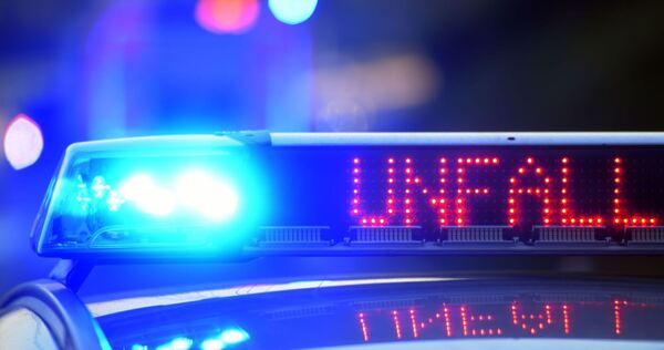 Polizei sichert Unfallstelle Polizei sichert Unfallstelle