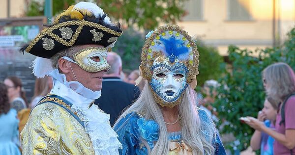 Auch Masken durften nicht fehlen. Auch Masken durften nicht fehlen.
