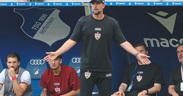 Unzufrieden: VfB-Trainer Sebastian Hoeneß kann nach dem Spiel den ausbleibenden VAR-Einsatz in der Szene um Angelo Stiller nicht Unzufrieden: VfB-Trainer Sebastian Hoeneß kann nach dem Spiel den ausbleibenden VAR-Einsatz in der Szene um Angelo Stiller nicht nachvollziehen.