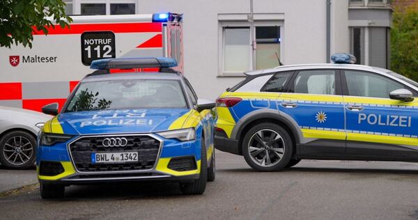 Polizei umstellt Wohnhaus - Festnahme nach Familienstreit Polizei umstellt Wohnhaus - Festnahme nach Familienstreit
