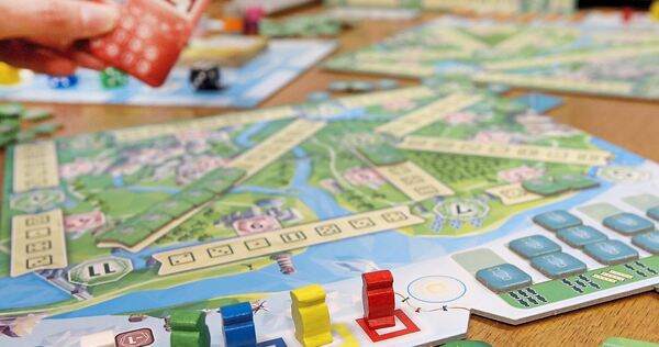 Klassische Gesellschaftsspiele, Table-Top-Spiele, Trading Cards: Die Bandbreite in Tamm umfasst verschiedenste Spielformen. Klassische Gesellschaftsspiele, Table-Top-Spiele, Trading Cards: Die Bandbreite in Tamm umfasst verschiedenste Spielformen.