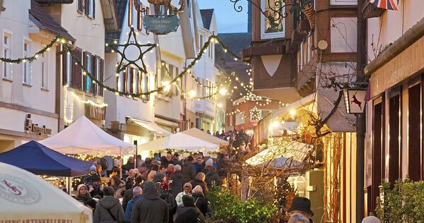 Auch dieses Jahr wird der MCB wieder den Weihnachtsmarkt veranstalten. Auch dieses Jahr wird der MCB wieder den Weihnachtsmarkt veranstalten.