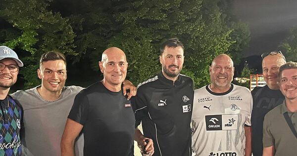 In Dakovo waren Domagoj Duvnjak und Jerko Pejic Nachbarn, in Bietigheim trafen sie sich wieder. Von links nach rechts: Die TSV-S In Dakovo waren Domagoj Duvnjak und Jerko Pejic Nachbarn, in Bietigheim trafen sie sich wieder. Von links nach rechts: Die TSV-Spieler Benedikt Qual und Jaron May, Jerko Pejic, Domagoj Duvnjak. Lukas May (Bönnigheim), der frühere SG BBM-Torhüter Ergi