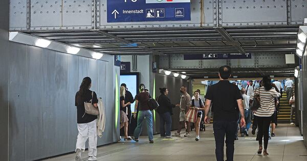 Die Bahn will die Unterführung zu den Gleisen am Ludwigsburger Bahnhof grundlegend sanieren. Bis die Arbeiten beginnen, soll ein Die Bahn will die Unterführung zu den Gleisen am Ludwigsburger Bahnhof grundlegend sanieren. Bis die Arbeiten beginnen, soll eine zweite Unterführung neu gebaut werden.