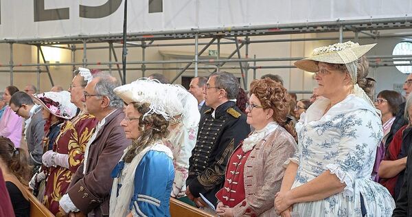 Wie anno dazumal: Im Festgottesdienst wurde in mehrfacher Hinsicht Bezug auf die Einweihung der Stadtkirche vor 300 Jahren genom Wie anno dazumal: Im Festgottesdienst wurde in mehrfacher Hinsicht Bezug auf die Einweihung der Stadtkirche vor 300 Jahren genommen.