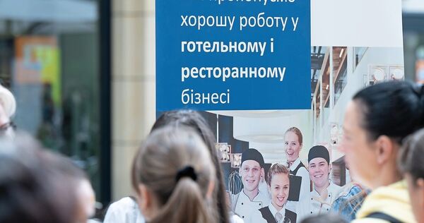 Ukrainische Flüchtlinge auf einer Jobmesse: Mehr als 4.800 von ihnen beziehen im Kreis Ludwigsburg aktuell Grundsicherungsgeld. Ukrainische Flüchtlinge auf einer Jobmesse: Mehr als 4.800 von ihnen beziehen im Kreis Ludwigsburg aktuell Grundsicherungsgeld.