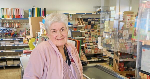 Am 30. September wird Sigrid Schütz zum letzten Mal an der Kasse des Dorfmarkts Schütz stehen. Am 30. September wird Sigrid Schütz zum letzten Mal an der Kasse des Dorfmarkts Schütz stehen.