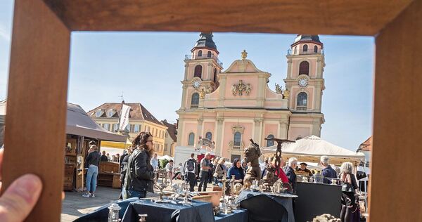 Auf dem Ludwigsburger Marktplatz findet am Wochenende wieder die Antikmeile statt. Auf dem Ludwigsburger Marktplatz findet am Wochenende wieder die Antikmeile statt.