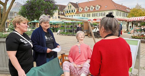 Mit dieser Aktion macht die Stiftung Evangelische Altenheime Ludwigsburg auf ihren Protest aufmerksam. Mit dieser Aktion macht die Stiftung Evangelische Altenheime Ludwigsburg auf ihren Protest aufmerksam.