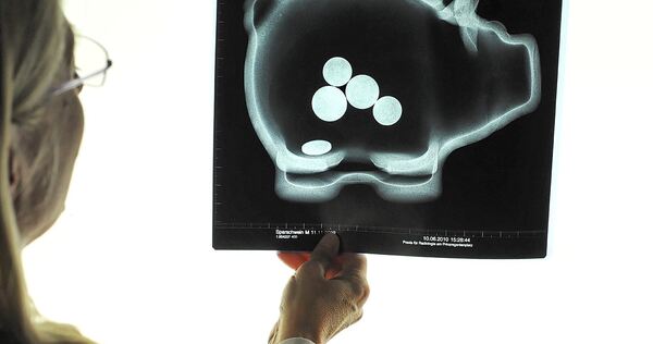 Arztpraxen bräuchten Privatversicherte, um finanziell über die Runden zu kommen, sagen die einen. Das Gesundheitssystem sei zu s Arztpraxen bräuchten Privatversicherte, um finanziell über die Runden zu kommen, sagen die einen. Das Gesundheitssystem sei zu sehr Zwei-Klassen-Medizin geworden, sagen die anderen.