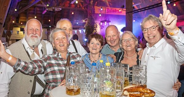 Gute Stimmung beim Walheimer Kelterfest. Gute Stimmung beim Walheimer Kelterfest.