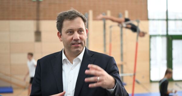 Finanzminister Klingbeil besucht Zukunftsprojekte in Deutschland Finanzminister Klingbeil besucht Zukunftsprojekte in Deutschland