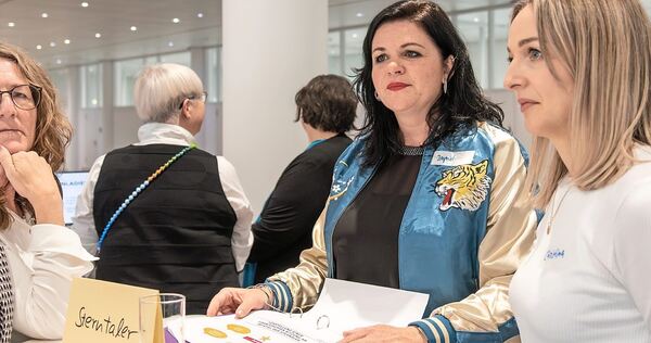 KickOff-Treffen im Frühjahr im Haus der Wirtschaft in Stuttgart: Die Investment Clubs stehen zum Austausch bereit. KickOff-Treffen im Frühjahr im Haus der Wirtschaft in Stuttgart: Die Investment Clubs stehen zum Austausch bereit.