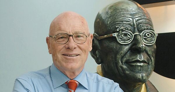 Eberhard Bezner. Eberhard Bezner.