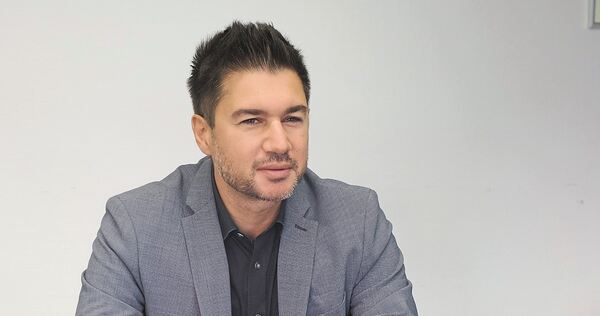 Der Ludwigsbruger Grünen-Landtagsabgeordnete Tayfun Tok im Interview. Der Ludwigsbruger Grünen-Landtagsabgeordnete Tayfun Tok im Interview.