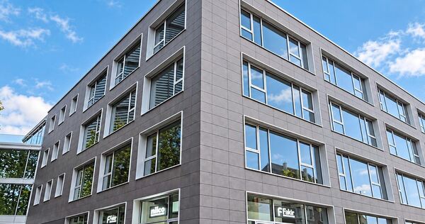 Fakir verlegt seinen Firmemsitz von Vaihingen ins neu gebaute Bürozentrum Valley One24 in Stuttgart-Ost. Fakir verlegt seinen Firmemsitz von Vaihingen ins neu gebaute Bürozentrum Valley One24 in Stuttgart-Ost.