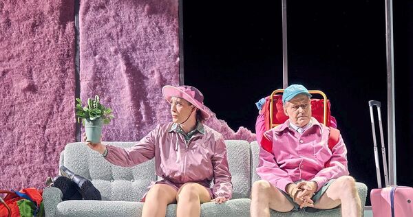 Der ganz normale Wahnsinn: „Perplex“ am Theater Heilbronn. Der ganz normale Wahnsinn: „Perplex“ am Theater Heilbronn.