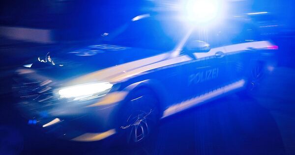 Die Polizei sucht Zeugen und Geschädigte. Die Polizei sucht Zeugen und Geschädigte.