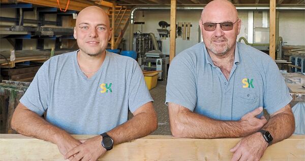 Zwei Handwerksmeister: Andre Streicher (links) und Thilo Kapfenstein in der Lagerhalle des Ludwigsburger Betriebs. Zwei Handwerksmeister: Andre Streicher (links) und Thilo Kapfenstein in der Lagerhalle des Ludwigsburger Betriebs.